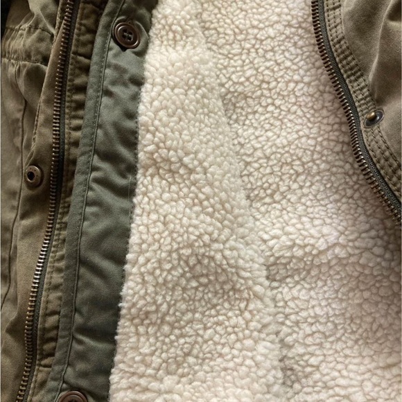 Zara Girls Mod Khaki Army Green Parka with cosy removable lining and fur trim. - Picture 3 of 3